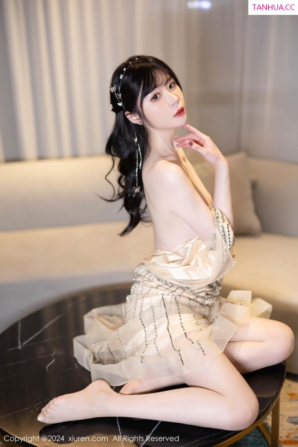 梦心玥  [XiuRen]高清写真图 2024.01.24 No.8014 梦心玥 长裙美腿第40张图片